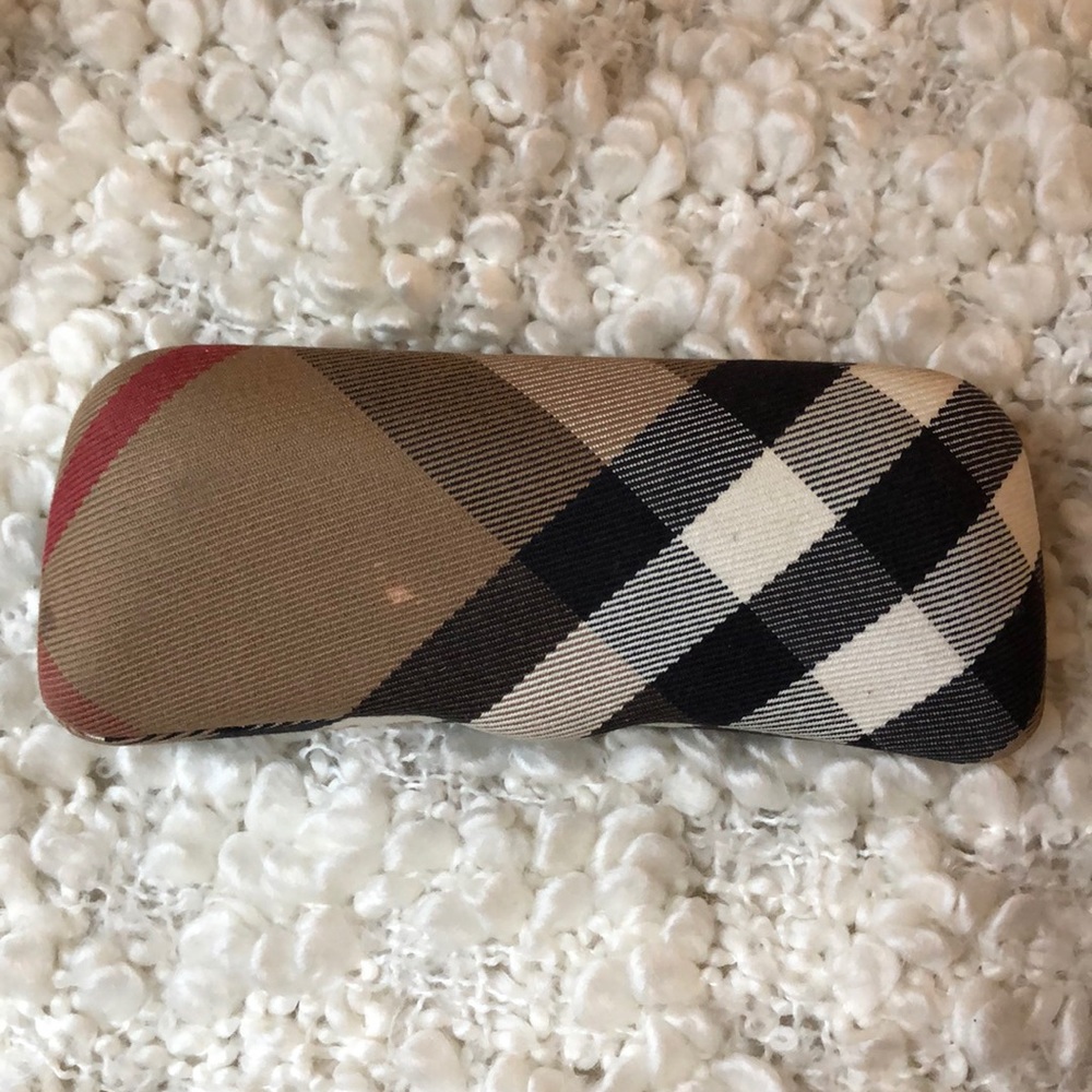 BURBERRY GLASSES CASE
